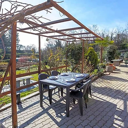 Apartment La Cascina Dei Ciliegi Arona